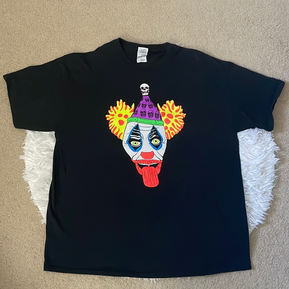 Mens Gildan Florescent Clown Shirt 🤡